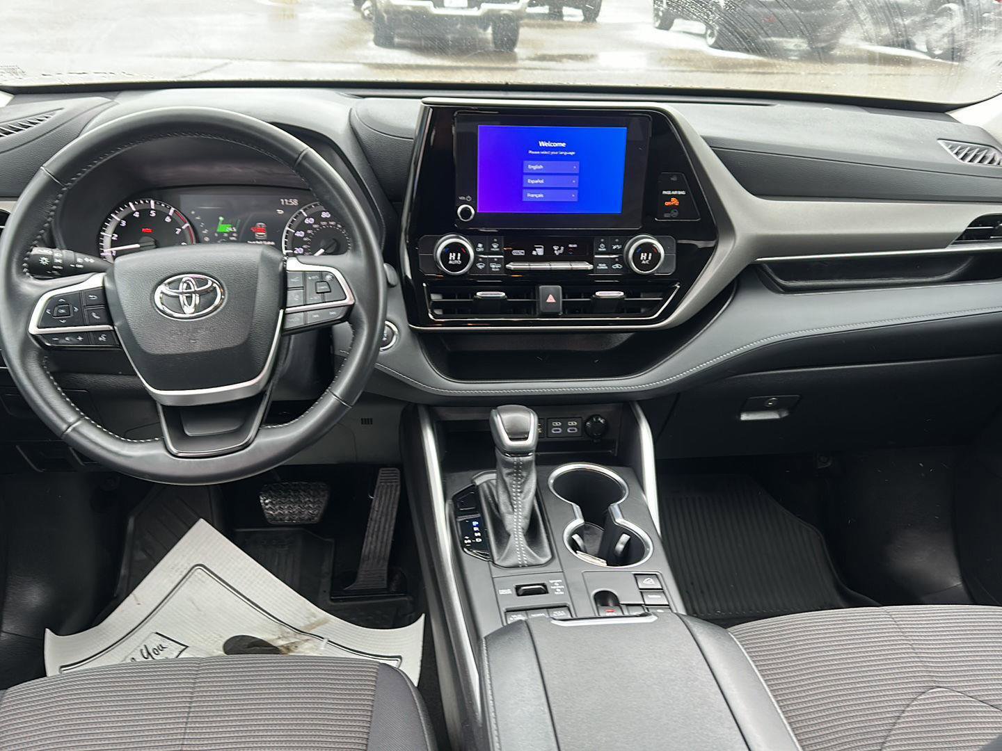 Used 2023 Toyota Highlander LE image 18