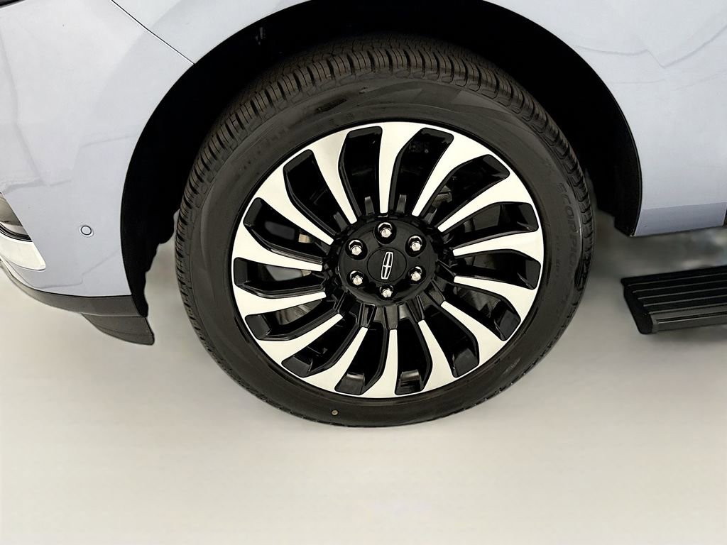 Used 2023 Lincoln Navigator L Black Label image 29