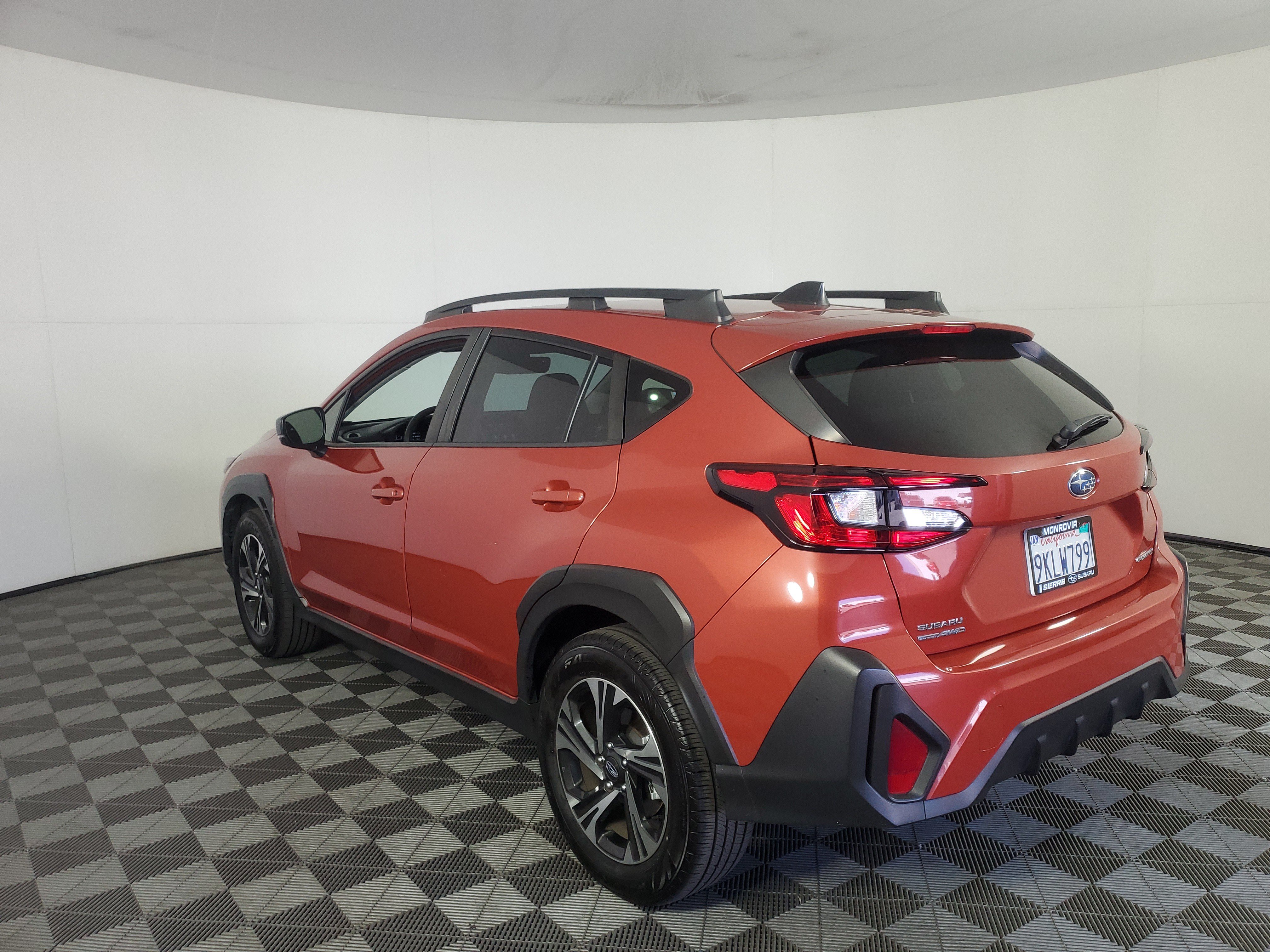 Used 2024 Subaru Crosstrek 2.0i Premium w/ Crosstrek Mirror Package AWD/4WD image 6