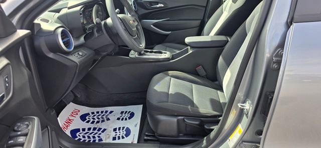 Used 2025 Chevrolet Trax LS w/ Driver Confidence Package image 9