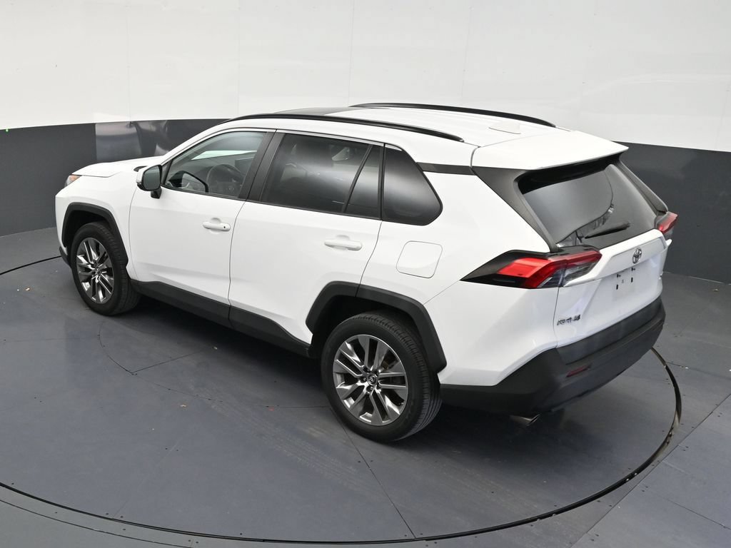 Used 2019 Toyota RAV4 XLE Premium FWD image 14