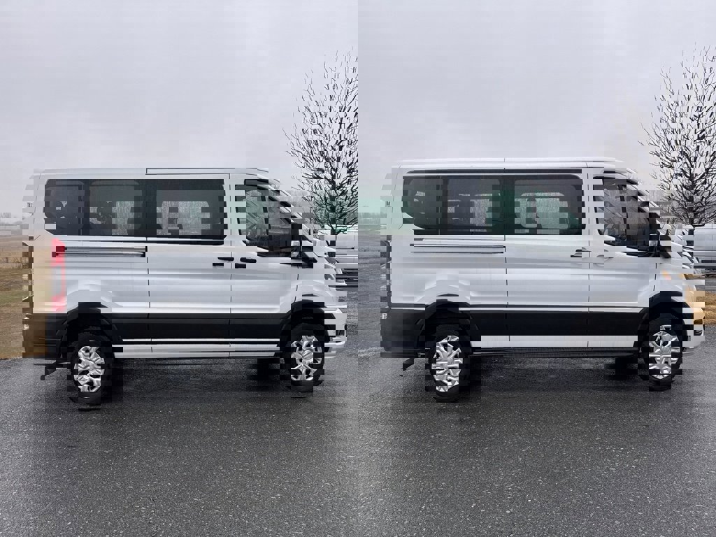 Used 2023 Ford Transit 350 XLT image 15