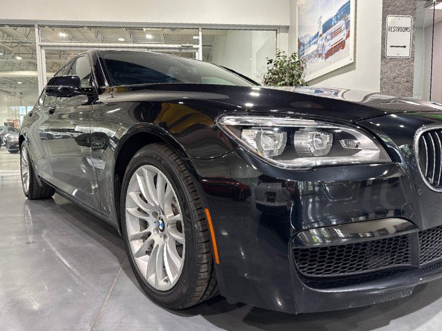 Used 2014 BMW 750i RWD image 23