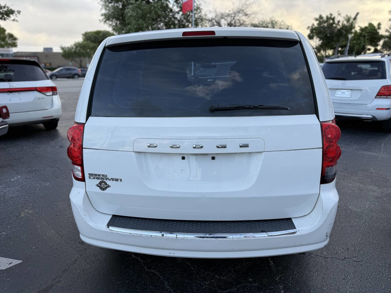 Used 2013 Dodge Grand Caravan American Value Package FWD image 5
