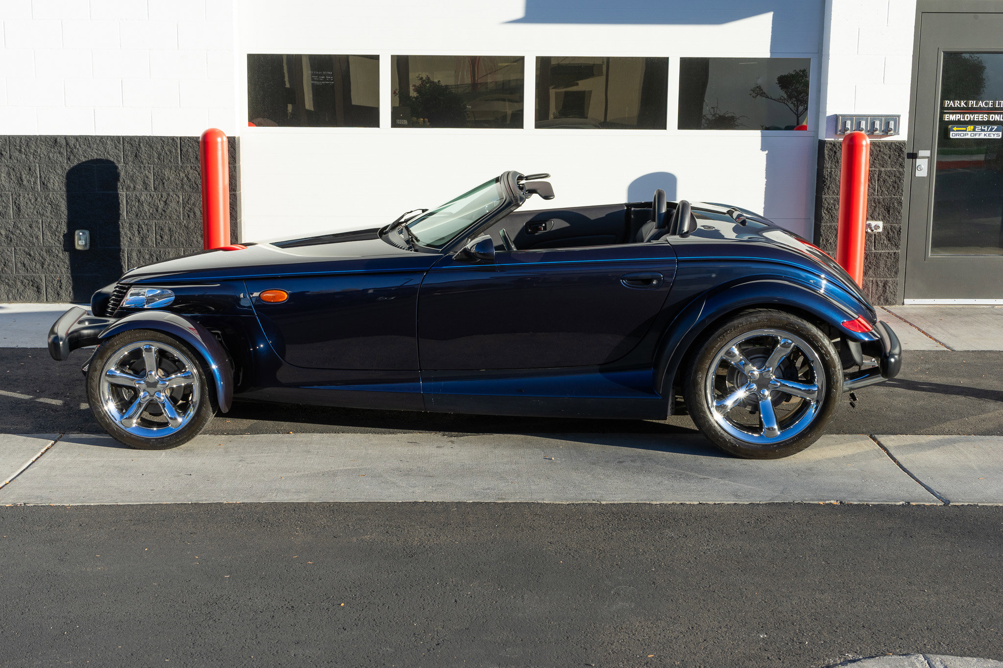 Used 2001 Chrysler Prowler image 39