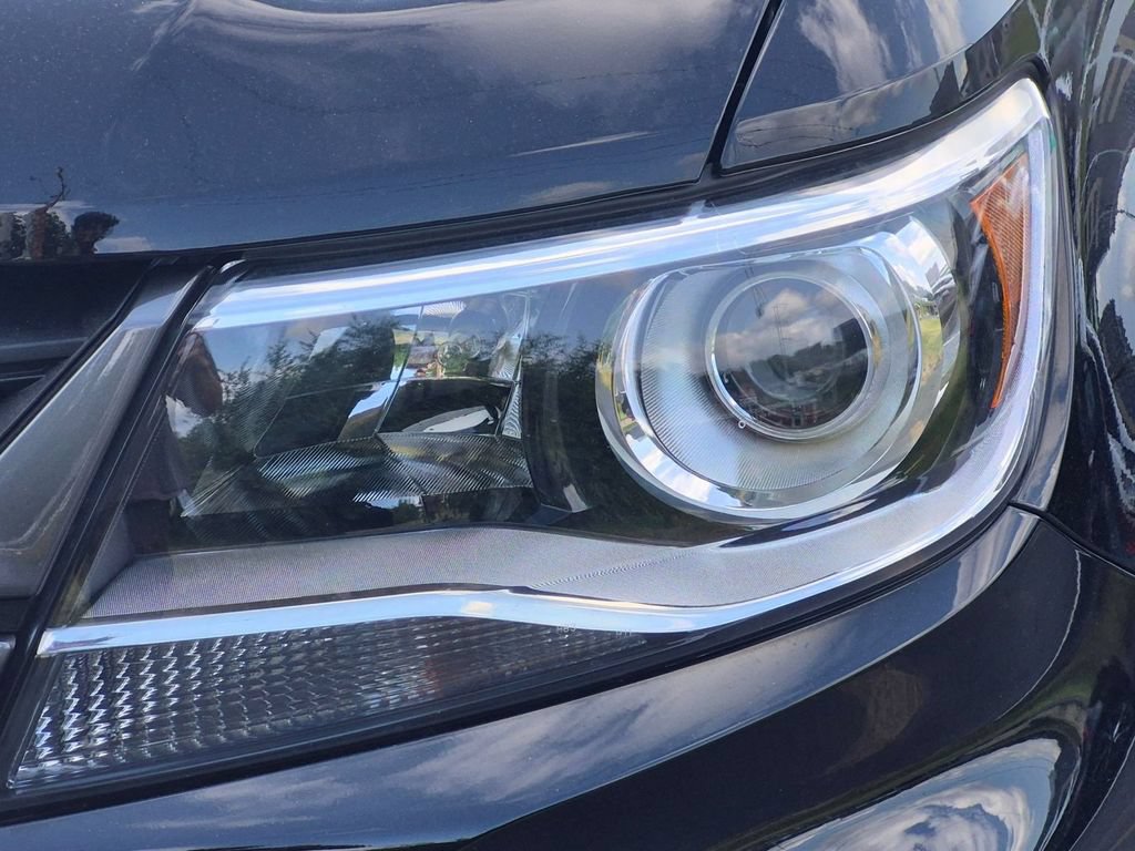 Used 2022 Chevrolet Colorado Z71 AWD/4WD image 9