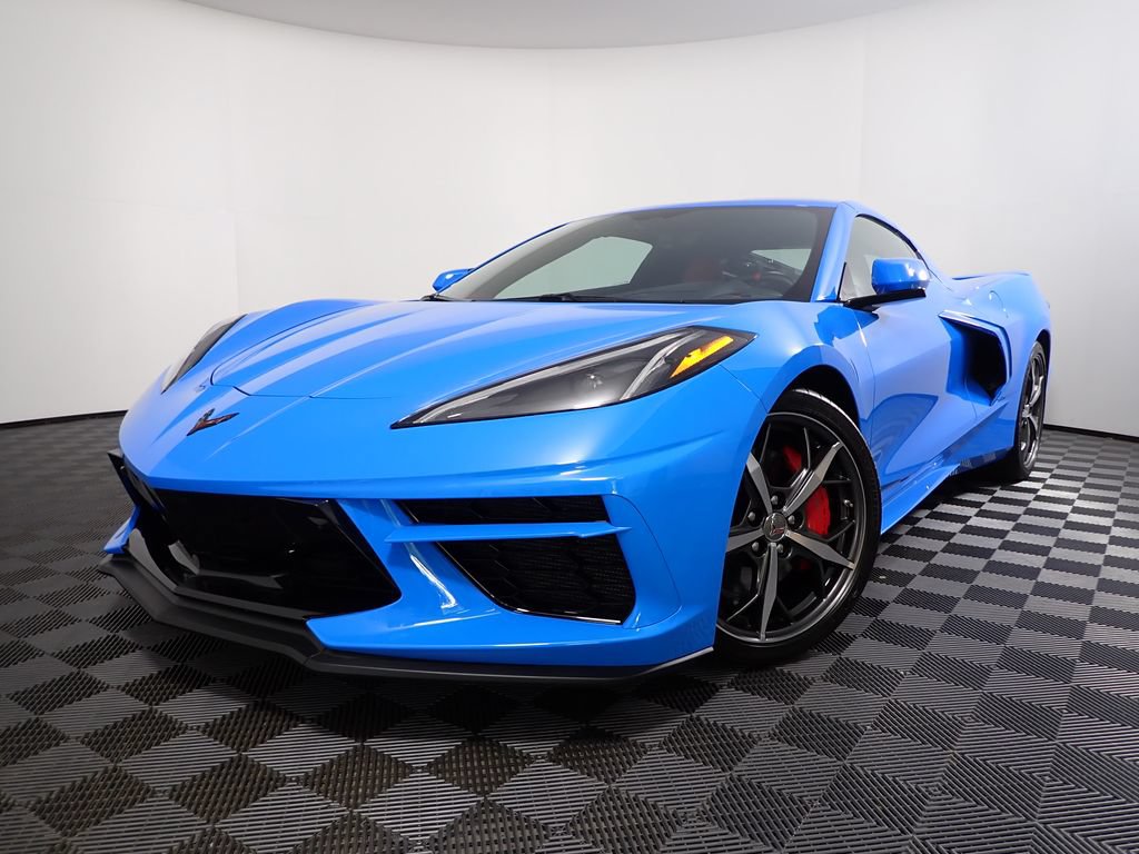 Used 2022 Chevrolet Corvette Stingray Premium Cpe w/ Z51 Performance Package RWD image 2