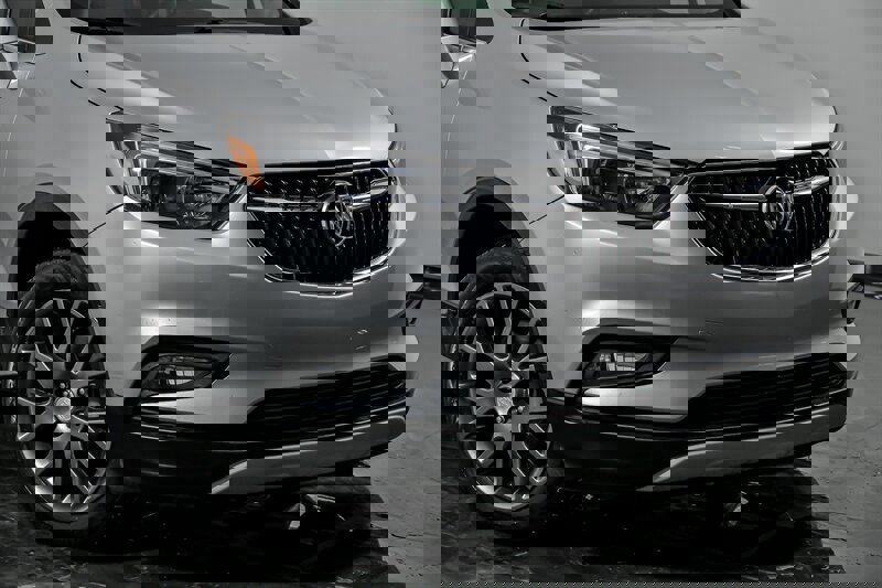 Used 2019 Buick Encore Sport Touring w/ LPO, Active Package image 2