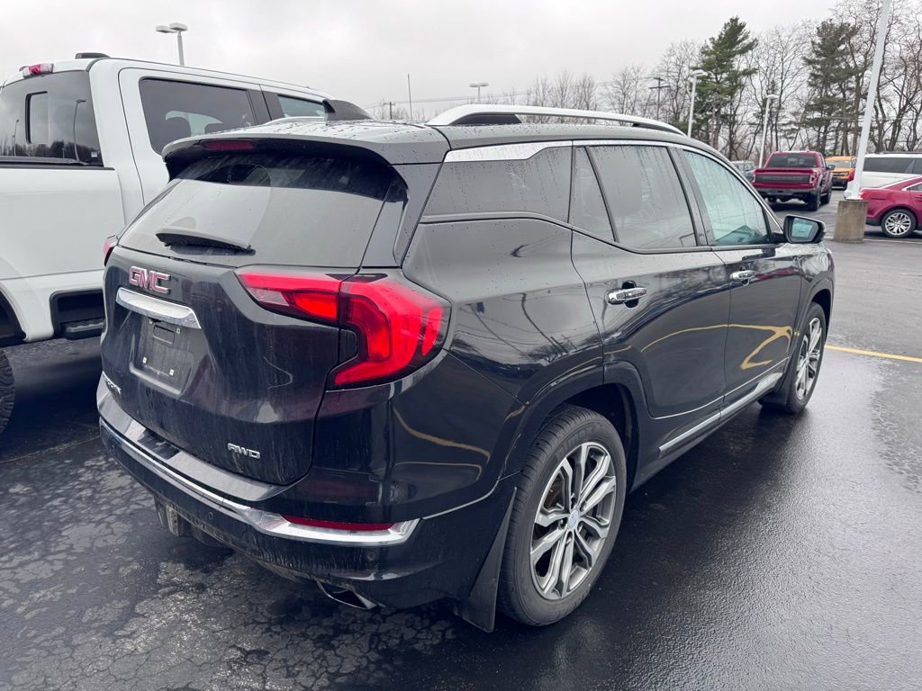 Used 2020 GMC Terrain Denali w/ Denali Premium Package AWD/4WD image 4