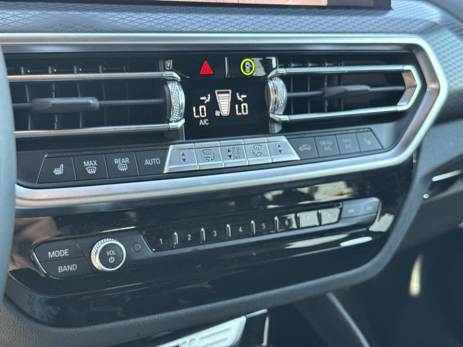 Used 2025 BMW X4 M40i image 24