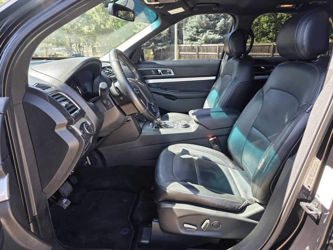 Used 2016 Ford Explorer XLT w/ Equipment Group 202A AWD/4WD image 15