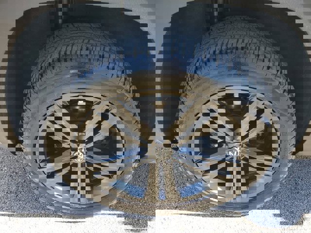 Used 2022 Volkswagen Atlas Cross Sport SEL R-Line image 9