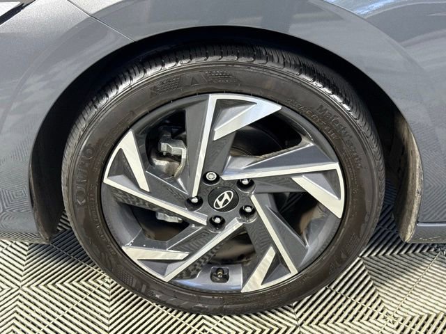 Used 2024 Hyundai Elantra Limited FWD image 15