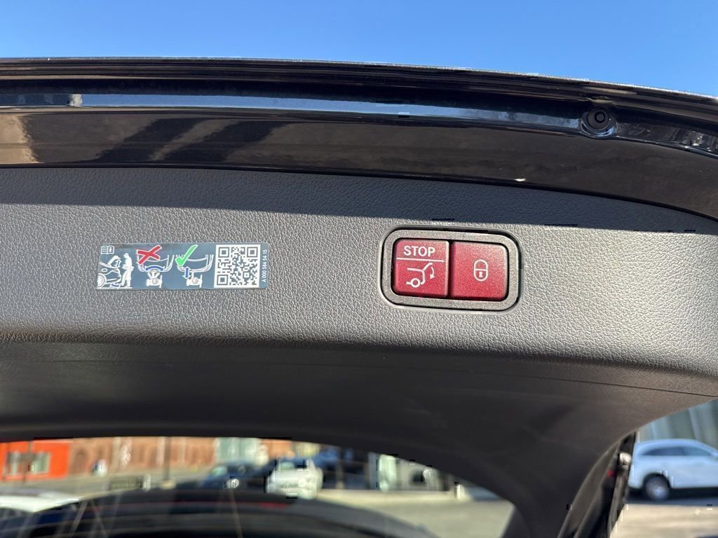 Certified 2026 Mercedes-Benz GLC 300 4MATIC image 26