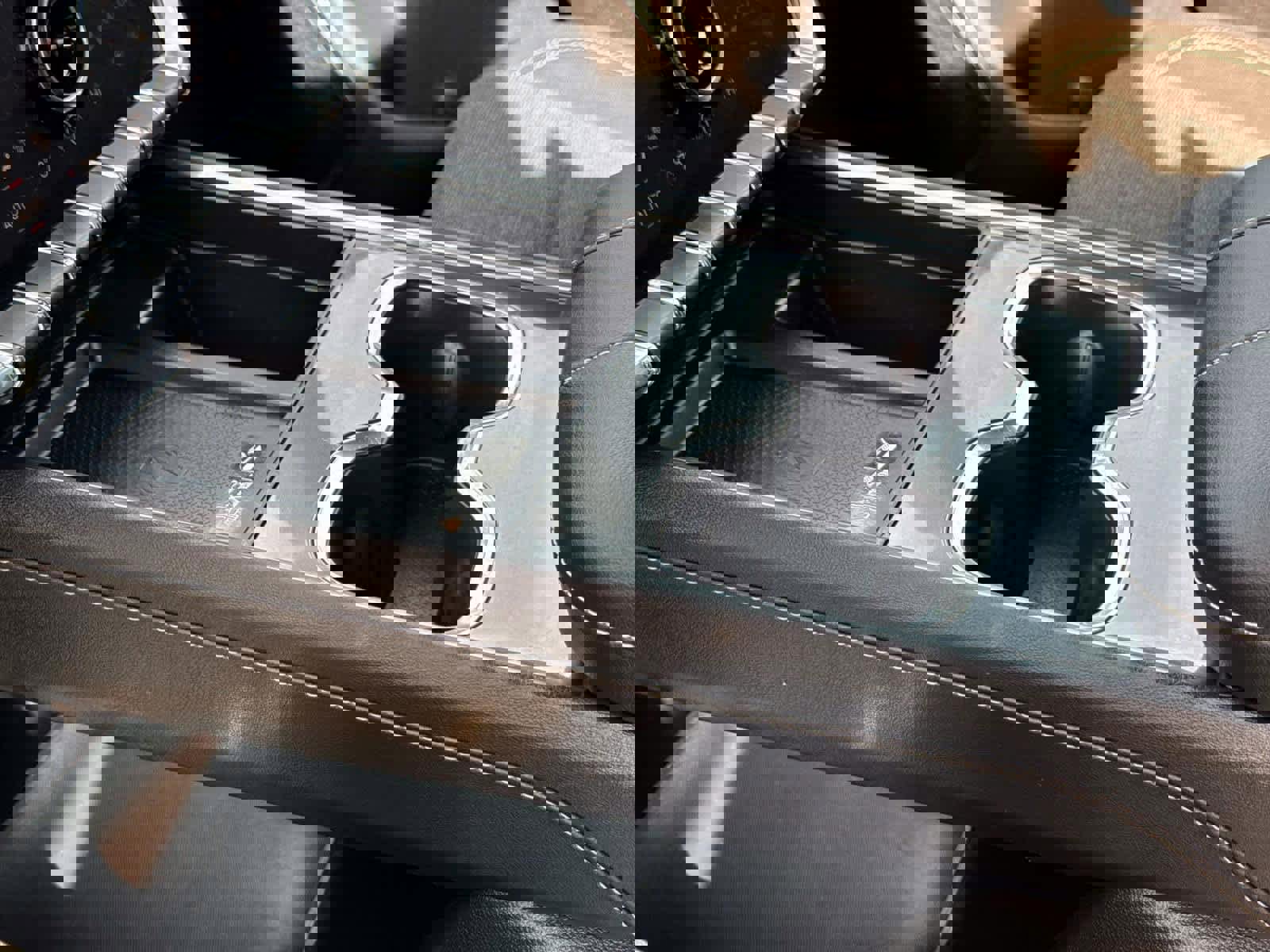 Used 2025 GMC Acadia Elevation image 17