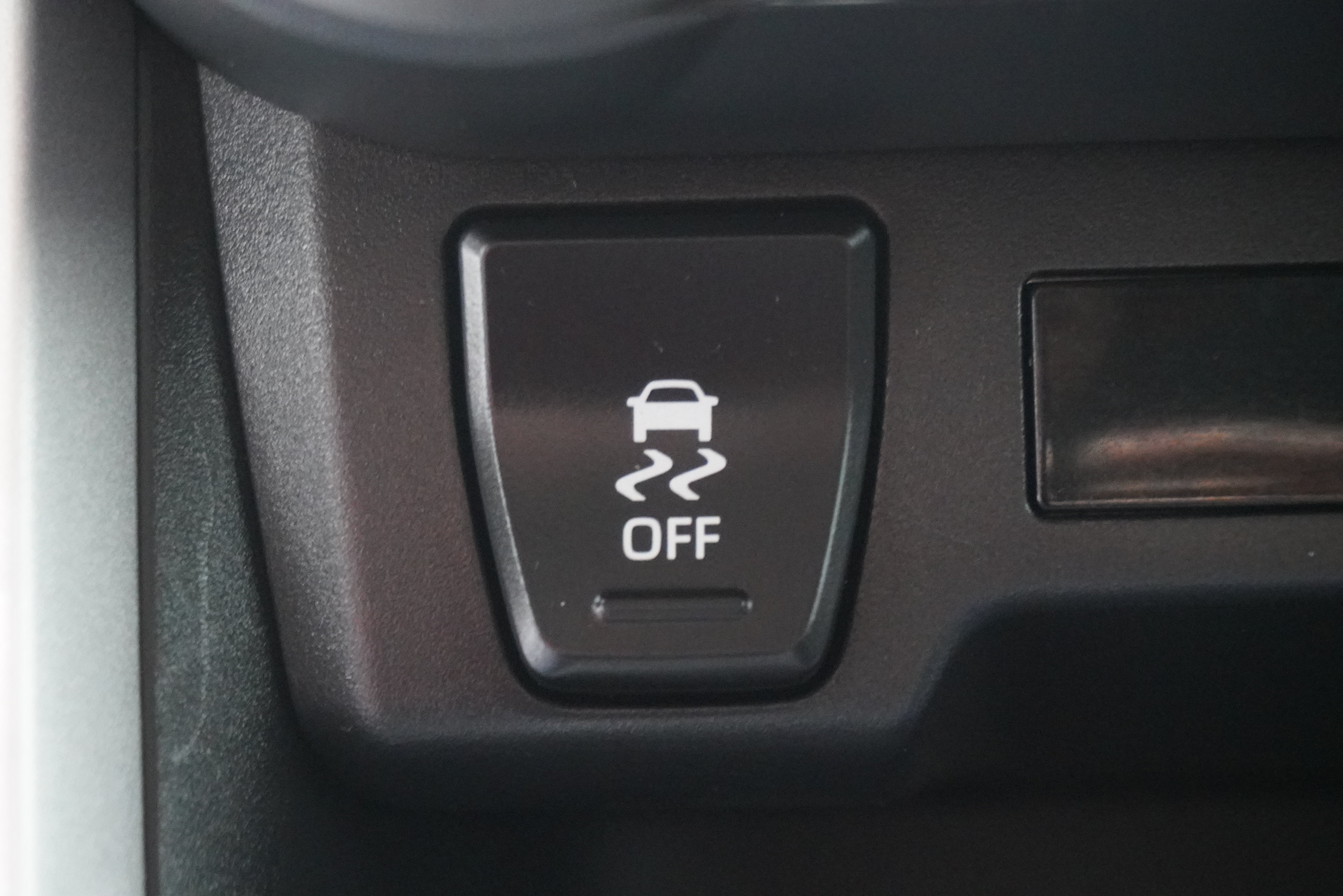Used 2021 Toyota RAV4 LE FWD image 21