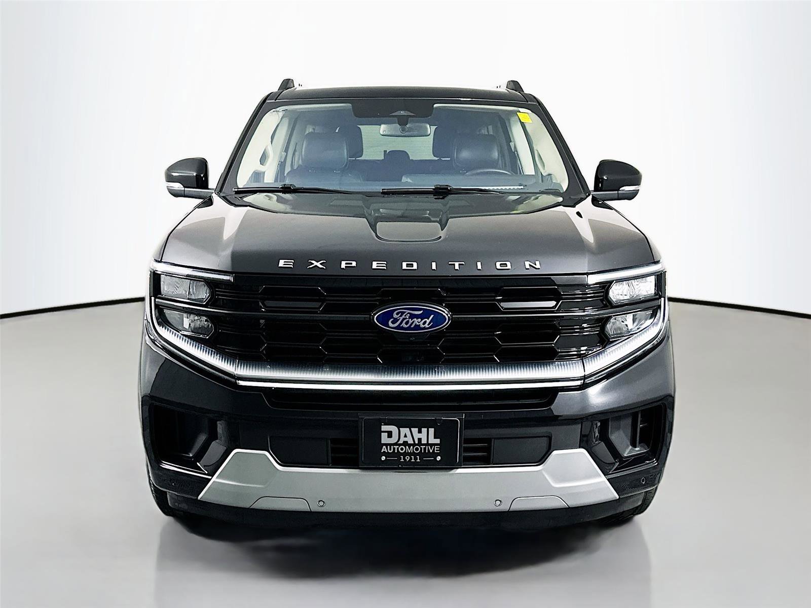 Used 2025 Ford Expedition Max Platinum w/ Driver's Package AWD/4WD image 3