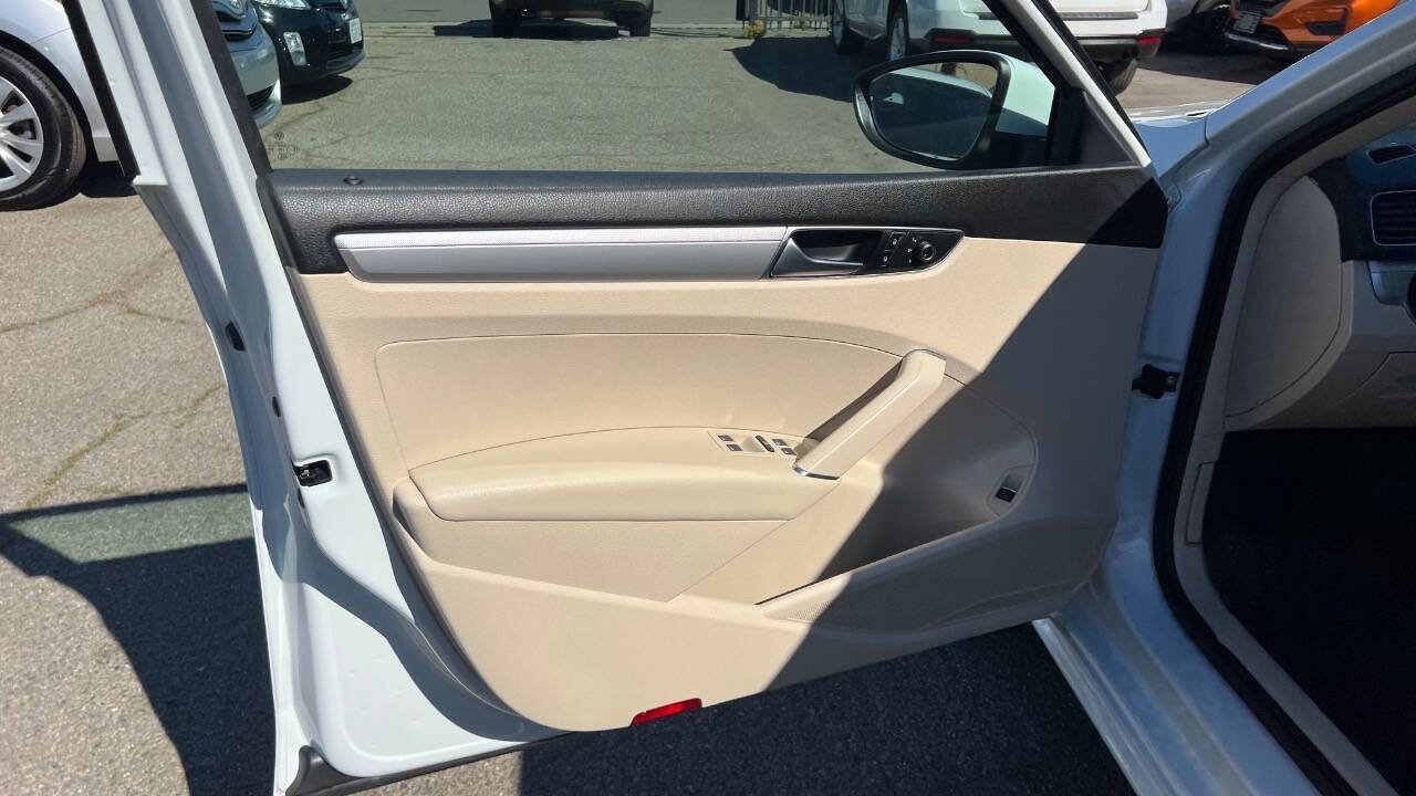 Used 2017 Volkswagen Passat 1.8T S image 23