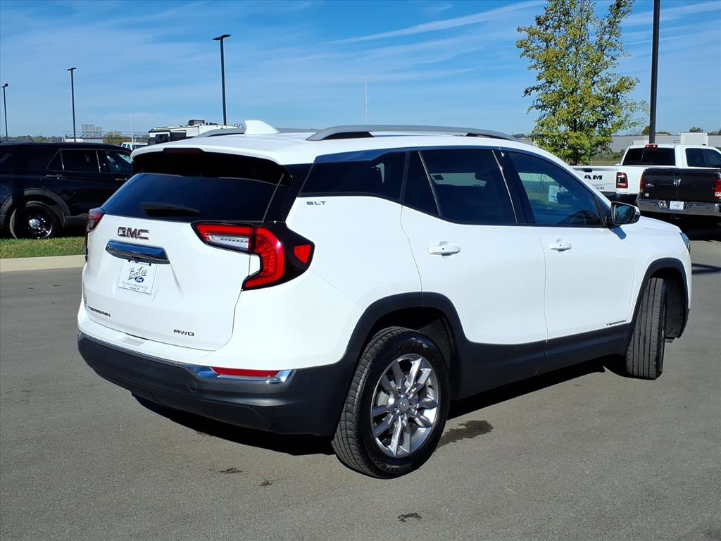 Used 2022 GMC Terrain SLT image 3