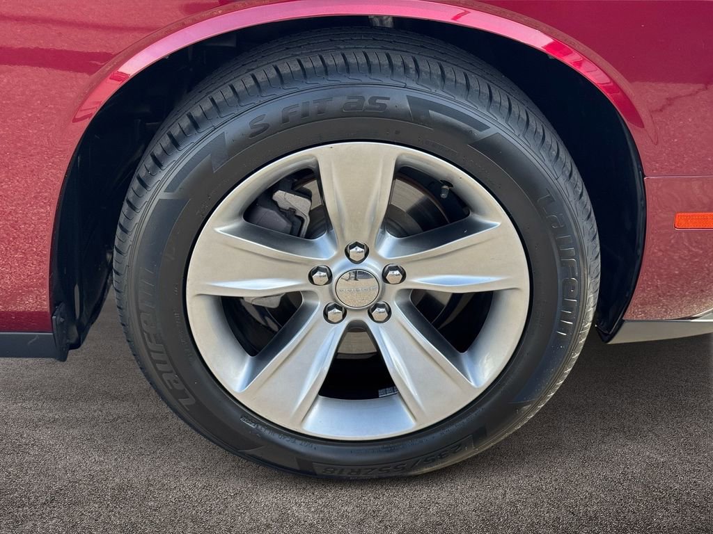 Used 2019 Dodge Challenger SXT RWD image 8