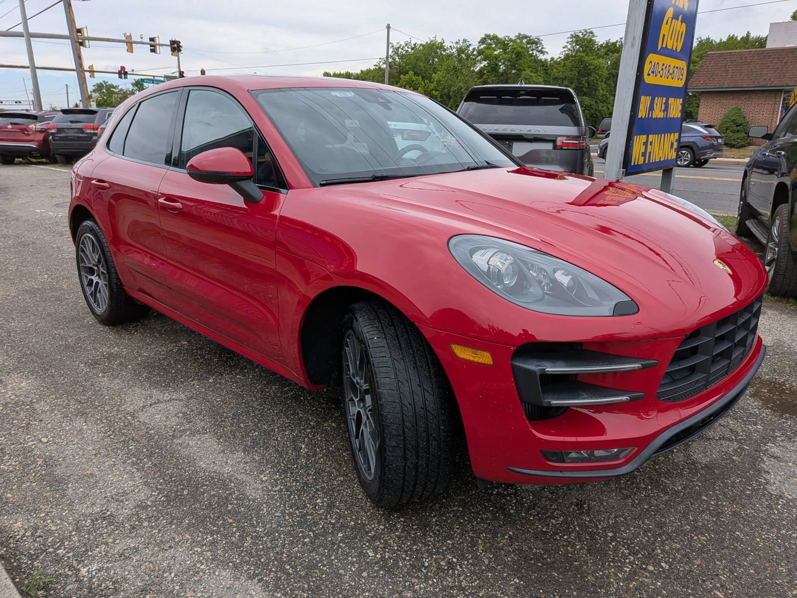 Used 2017 Porsche Macan Turbo AWD/4WD image 8