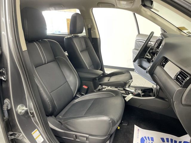 Used 2018 Mitsubishi Outlander SEL image 27