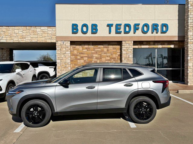 New 2026 Chevrolet Trax ACTIV w/ Driver Confidence Package FWD image 2