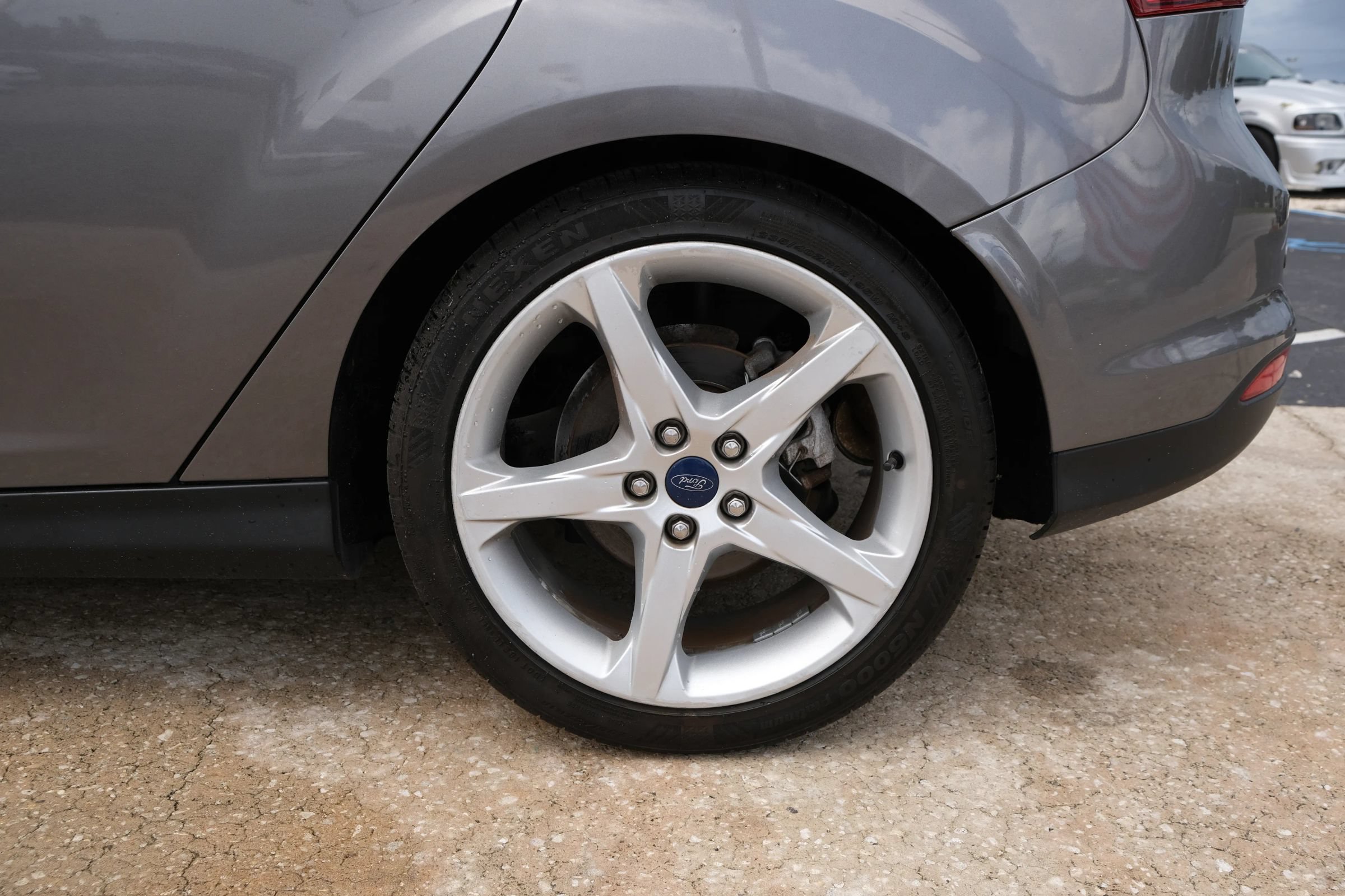 Used 2014 Ford Focus Titanium FWD image 18