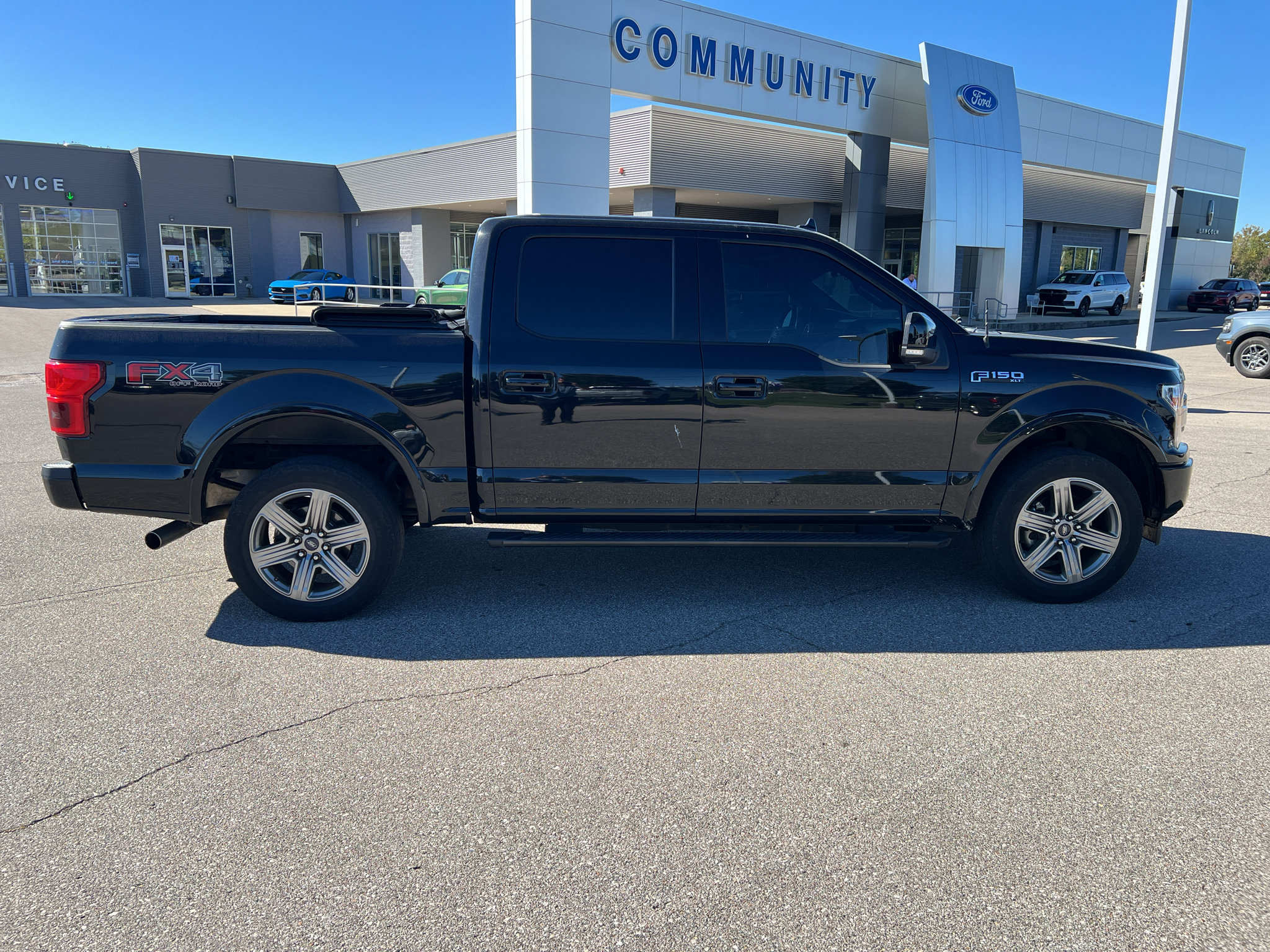 Used 2018 Ford F150 XLT w/ Equipment Group 302A Luxury AWD/4WD image 10
