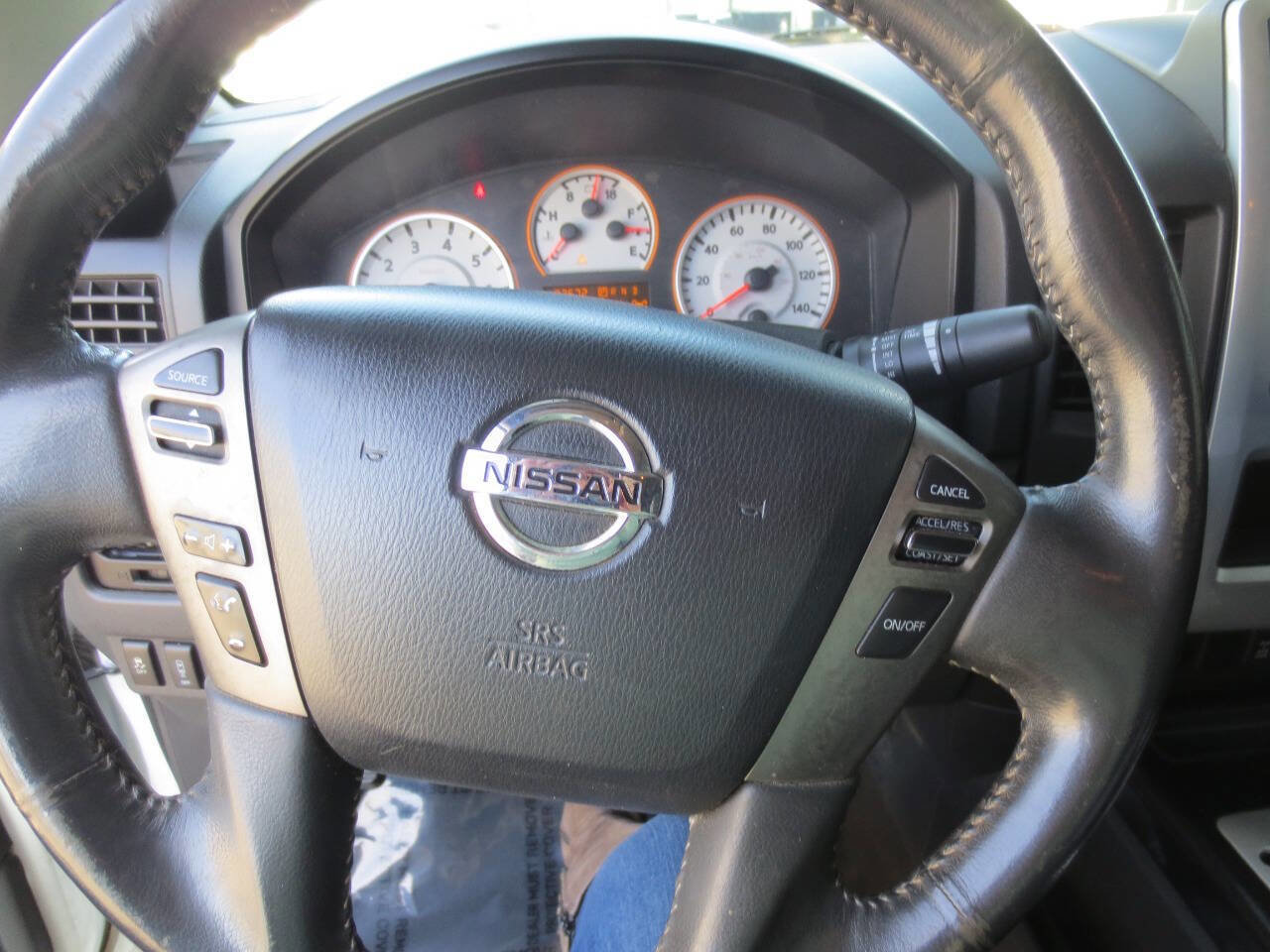 Used 2014 Nissan Titan PRO-4X AWD/4WD image 9