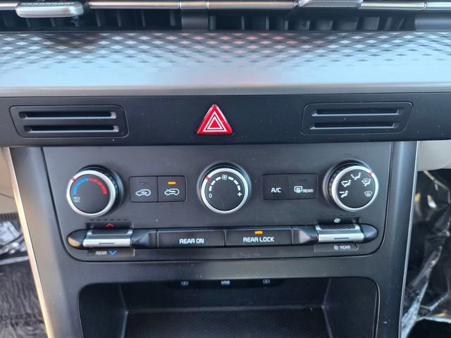 Used 2022 Kia Carnival LX image 17