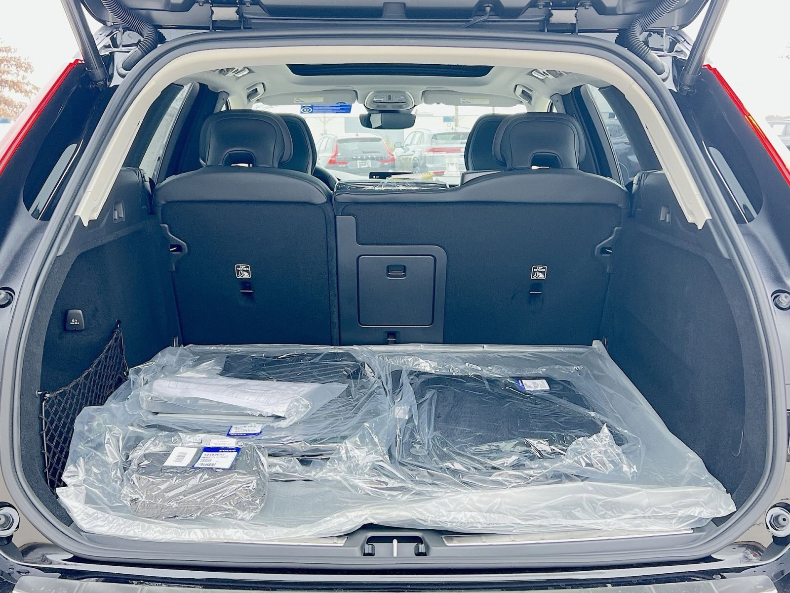 New 2026 Volvo XC60 B5 Ultra w/ Protection Package Premier image 25