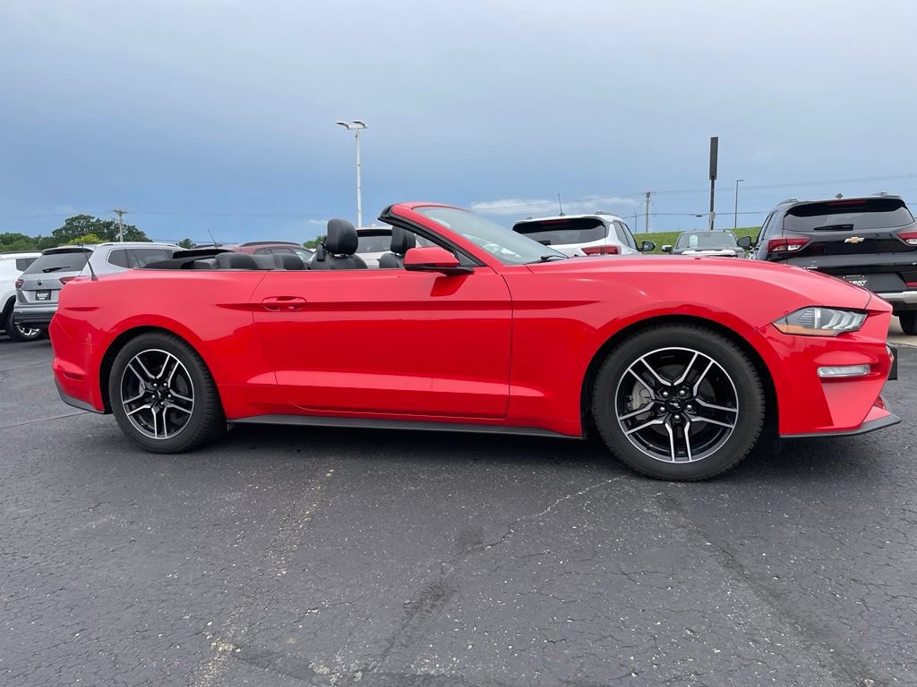 Used 2018 Ford Mustang Premium RWD image 4