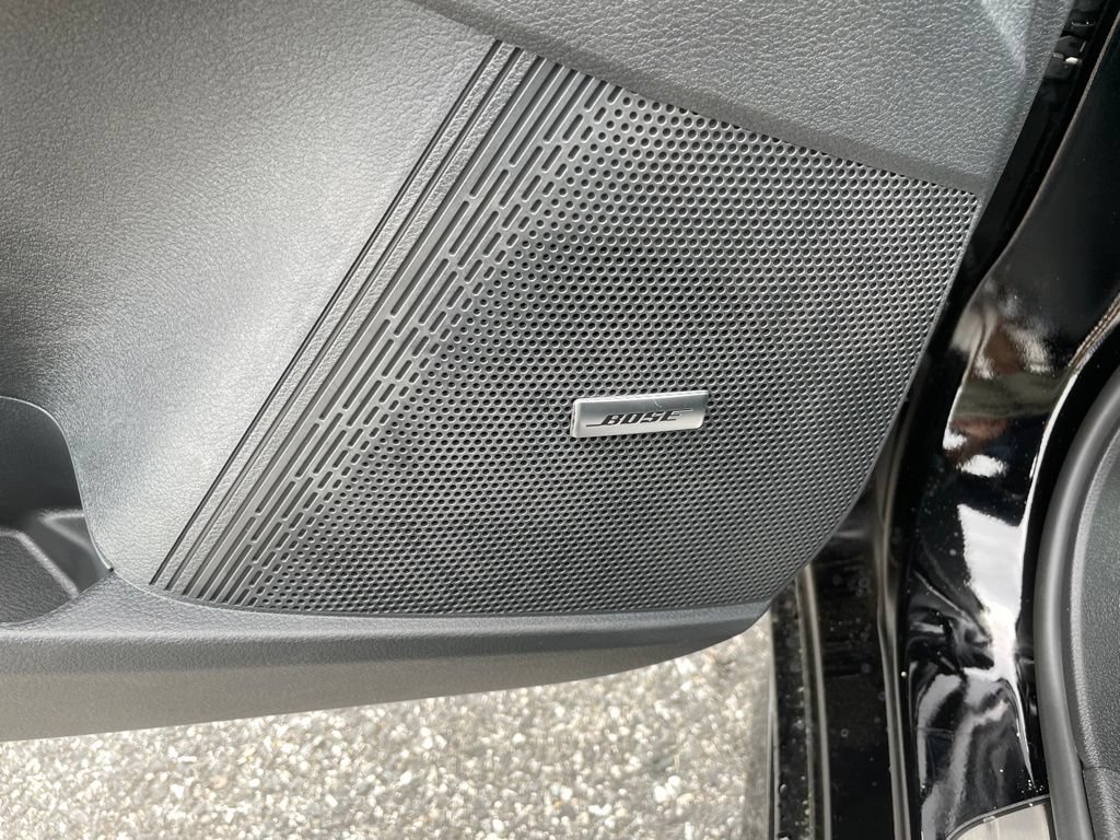 New 2026 Nissan Sentra SR w/ SR Premium Package FWD image 9