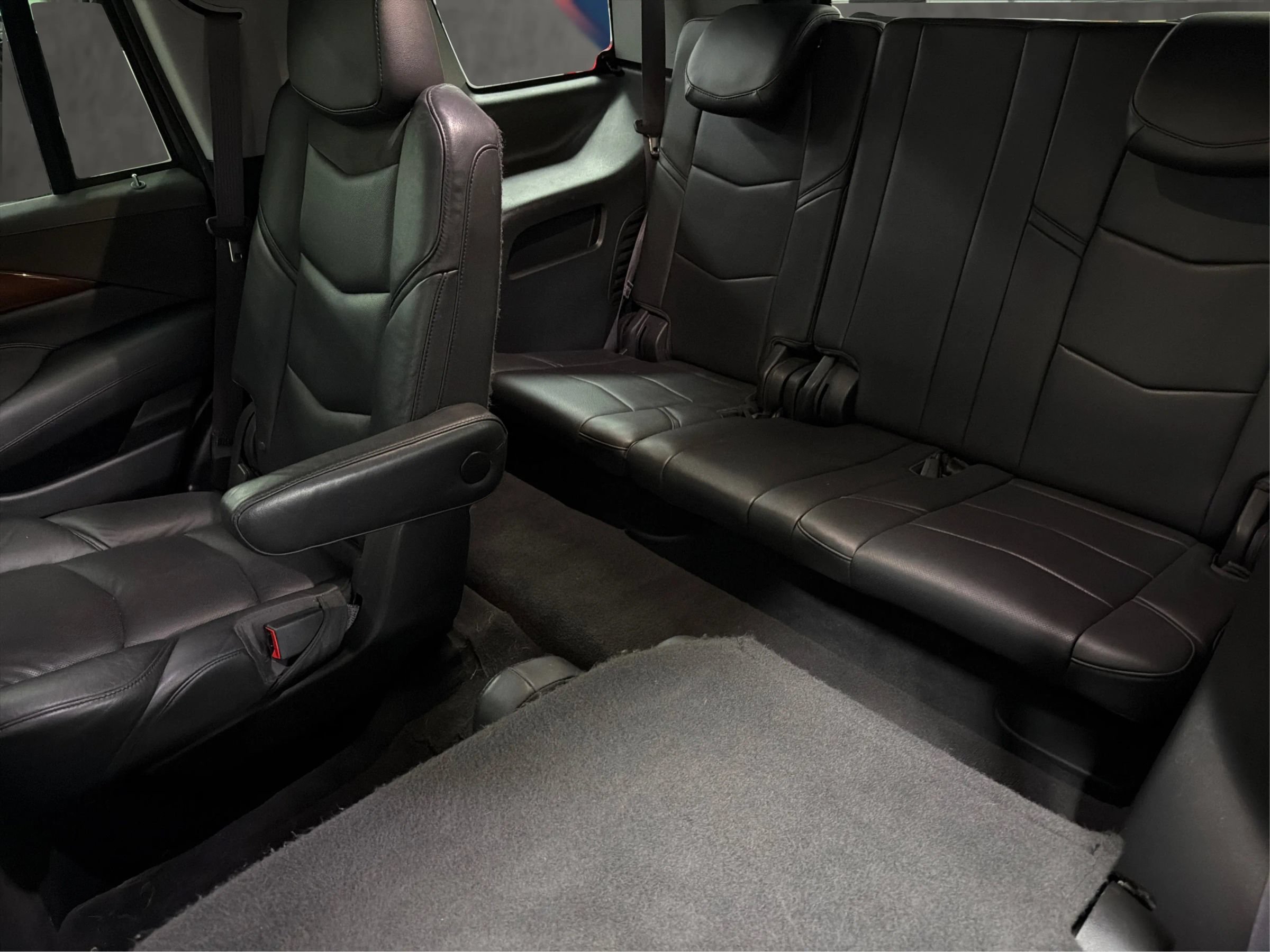 Used 2016 Cadillac Escalade Premium AWD/4WD image 30