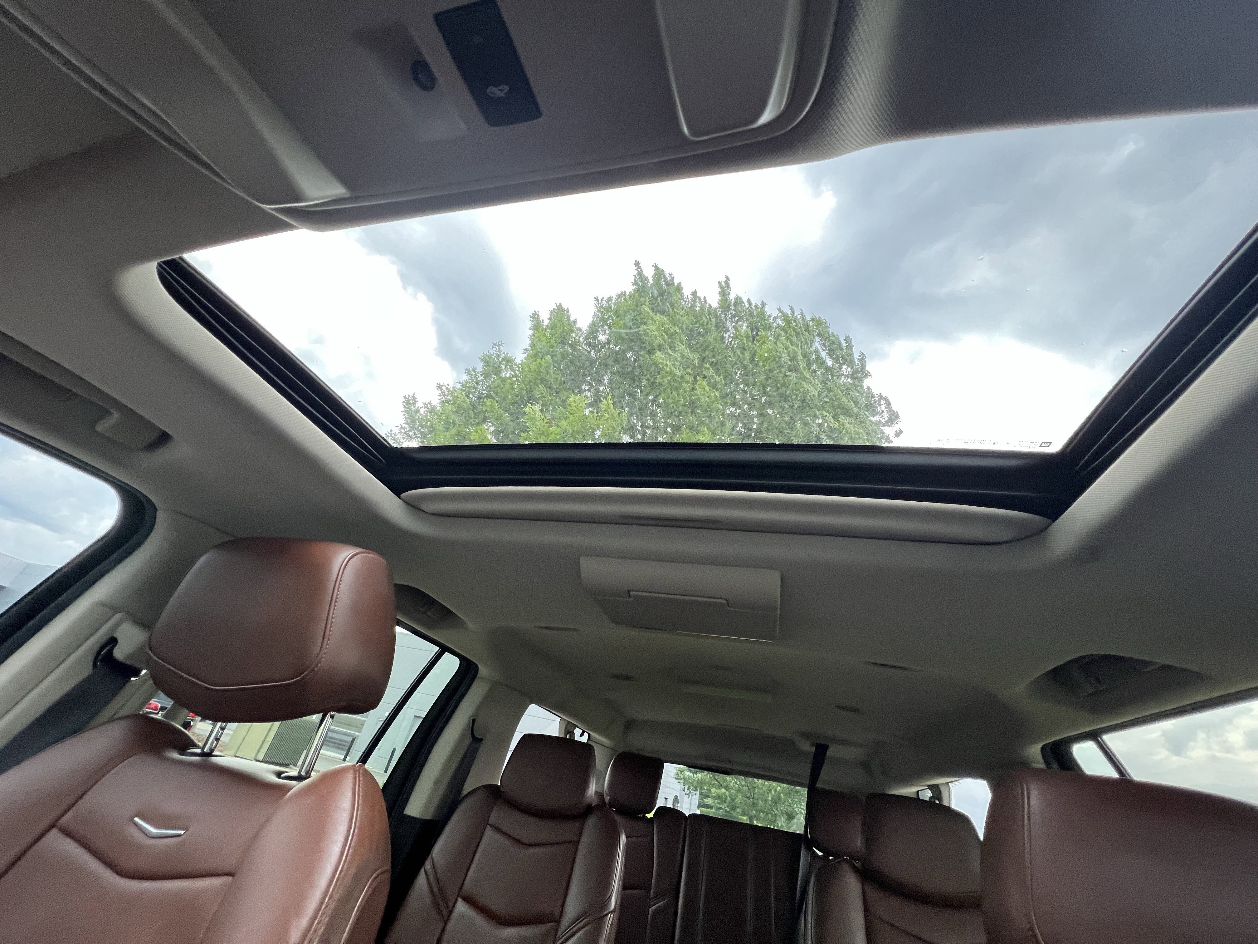 Used 2016 Cadillac Escalade ESV Luxury AWD/4WD image 29