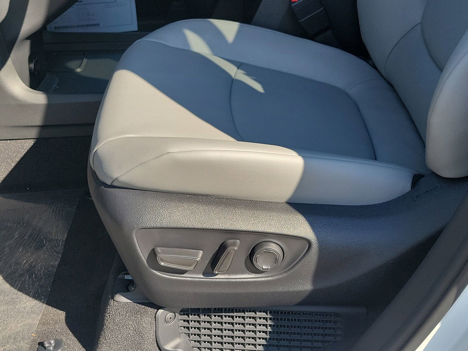 New 2026 Toyota Sienna XLE FWD image 17