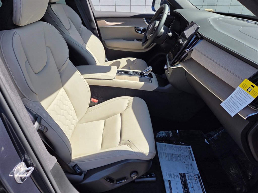 New 2026 Volvo XC90 B5 Core w/ Protection Package image 17