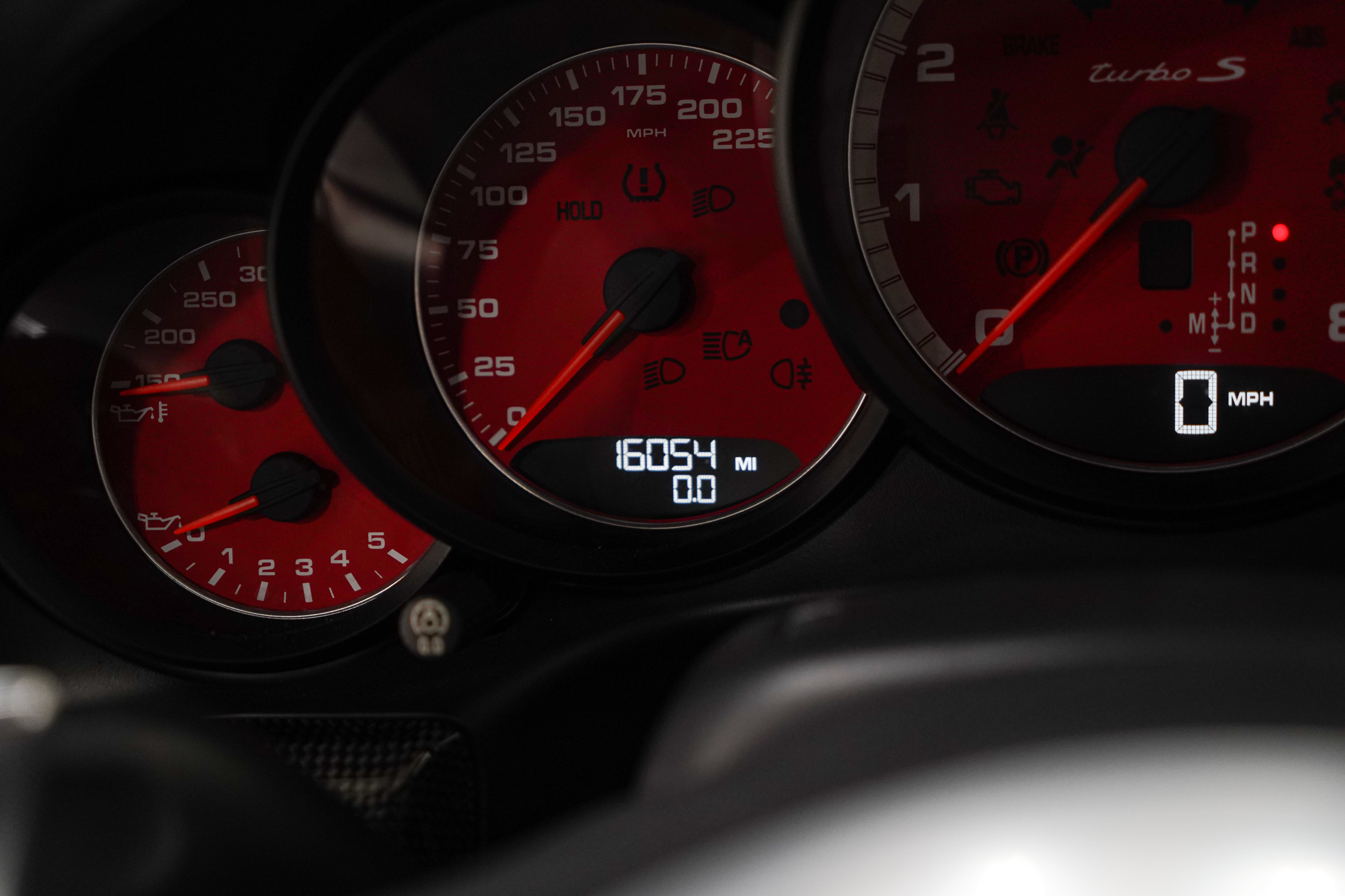 Used 2014 Porsche 911 Turbo S AWD/4WD image 40