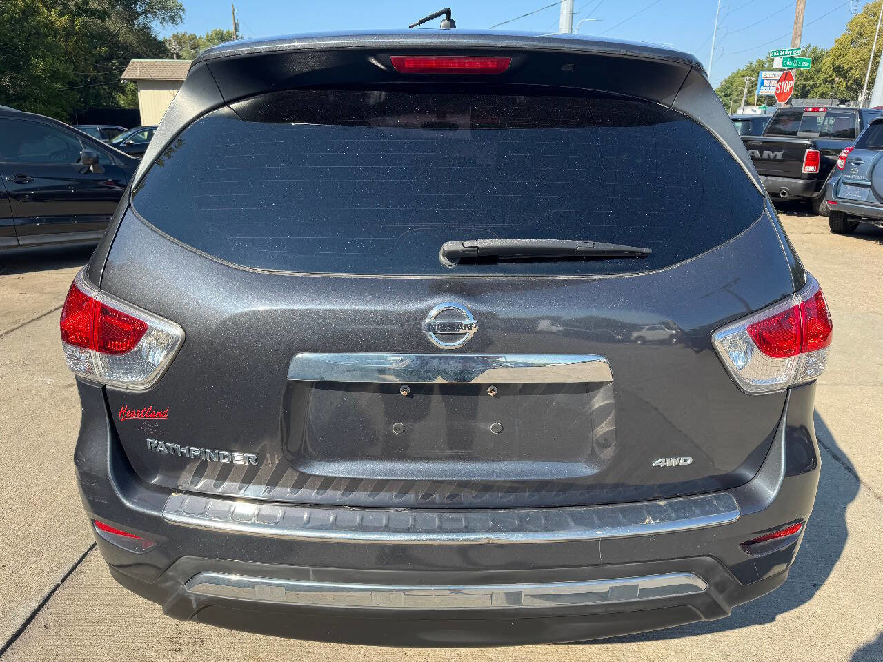 Used 2013 Nissan Pathfinder S image 6
