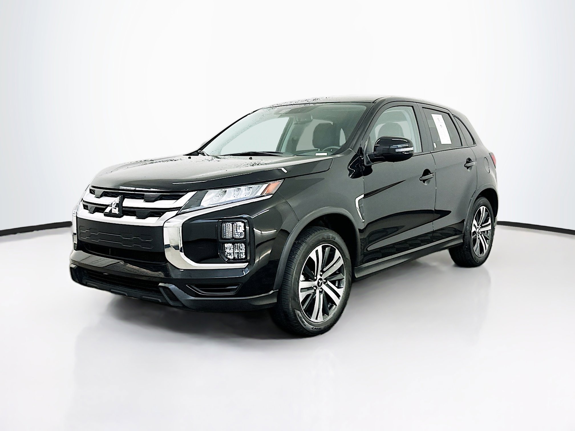 Used 2025 Mitsubishi Outlander Sport SE image 3