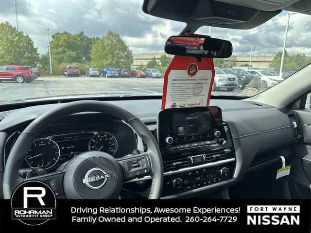 New 2025 Nissan Pathfinder SV image 11
