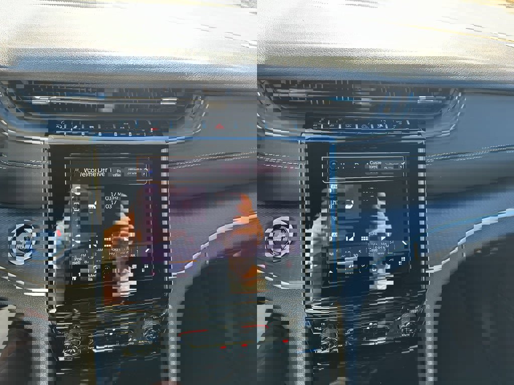 New 2025 Jeep Grand Cherokee Laredo X image 16