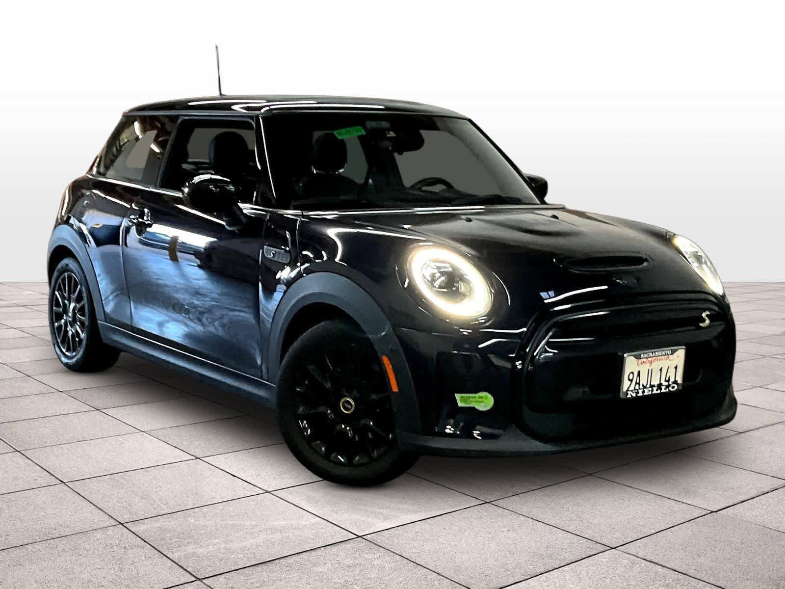 Used 2022 MINI Cooper SE image 2