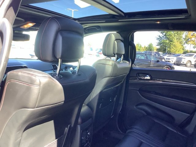 Used 2019 Jeep Grand Cherokee Trailhawk w/ Trailhawk Luxury Group AWD/4WD image 18