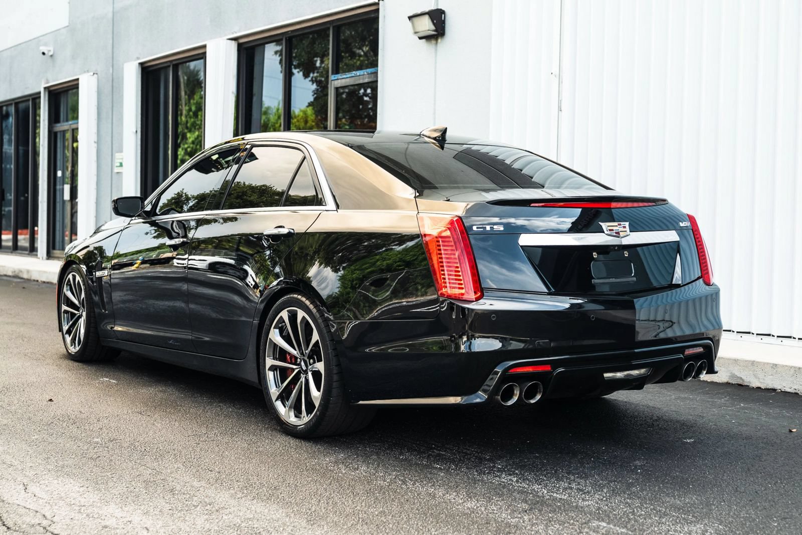 Used 2018 Cadillac CTS V w/ Luxury Package RWD image 7