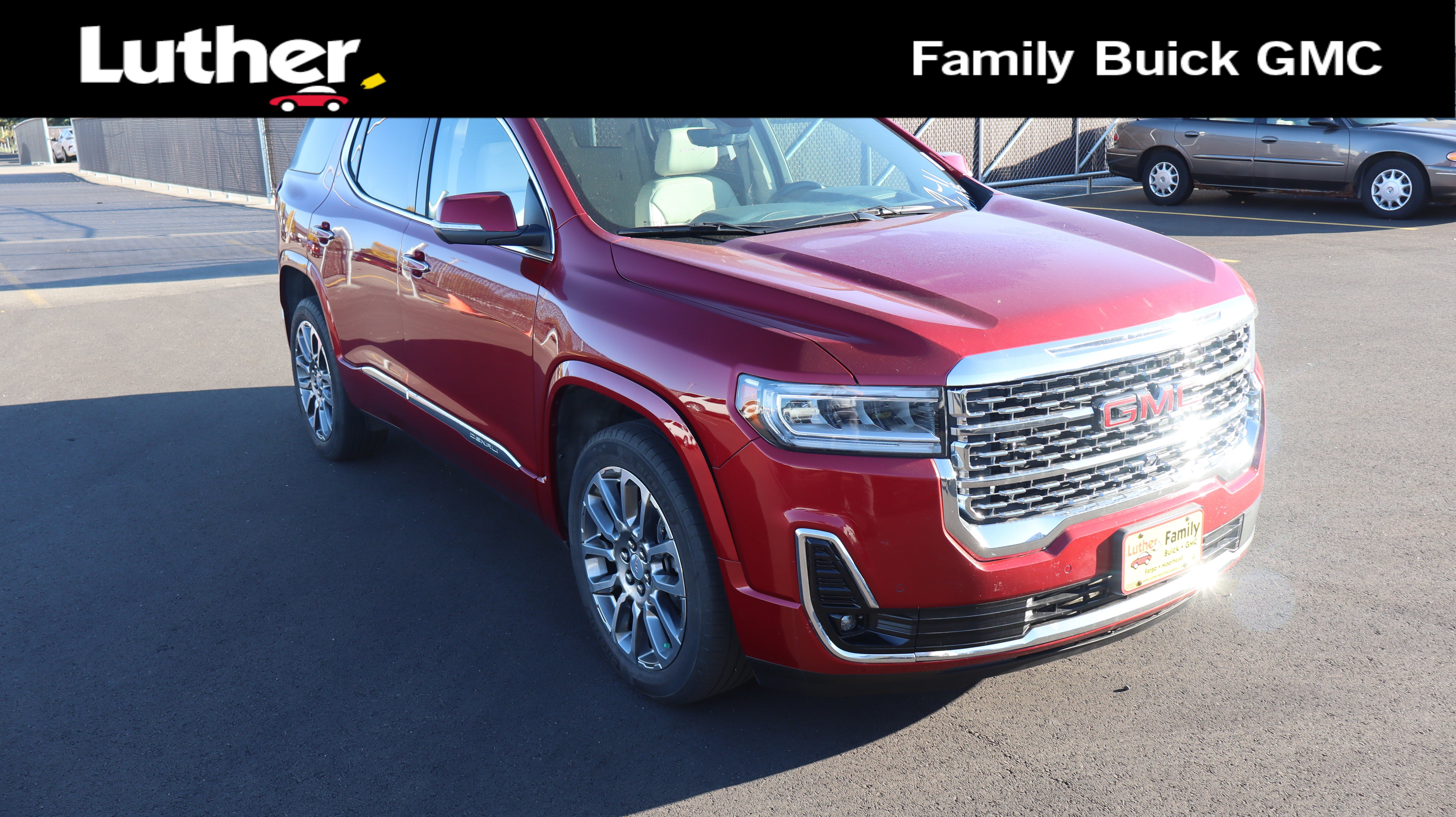 Used 2023 GMC Acadia Denali w/ Denali Ultimate Package AWD/4WD image 1