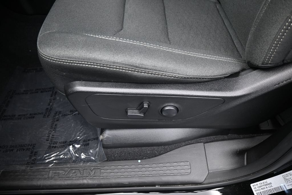 Used 2025 RAM 1500 Big Horn AWD/4WD image 17