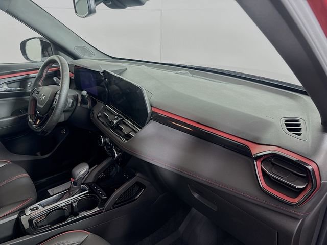 Used 2025 Chevrolet TrailBlazer RS w/ Convenience Package AWD/4WD image 30