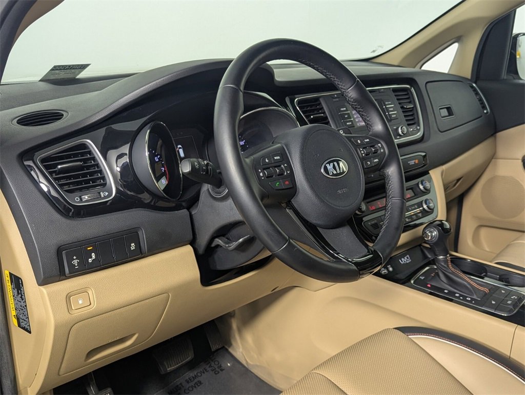 Used 2016 Kia Sedona EX image 11